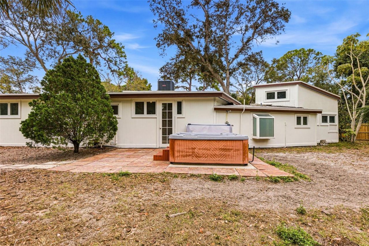 1239 Alcazar Way S, Saint Petersburg, FL 33705 Photo