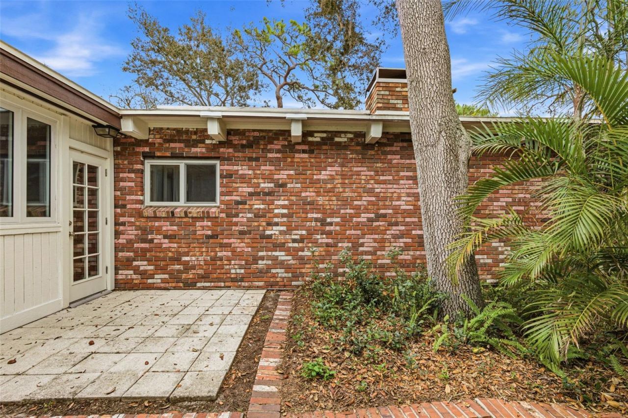 1239 Alcazar Way S, Saint Petersburg, FL 33705 Photo