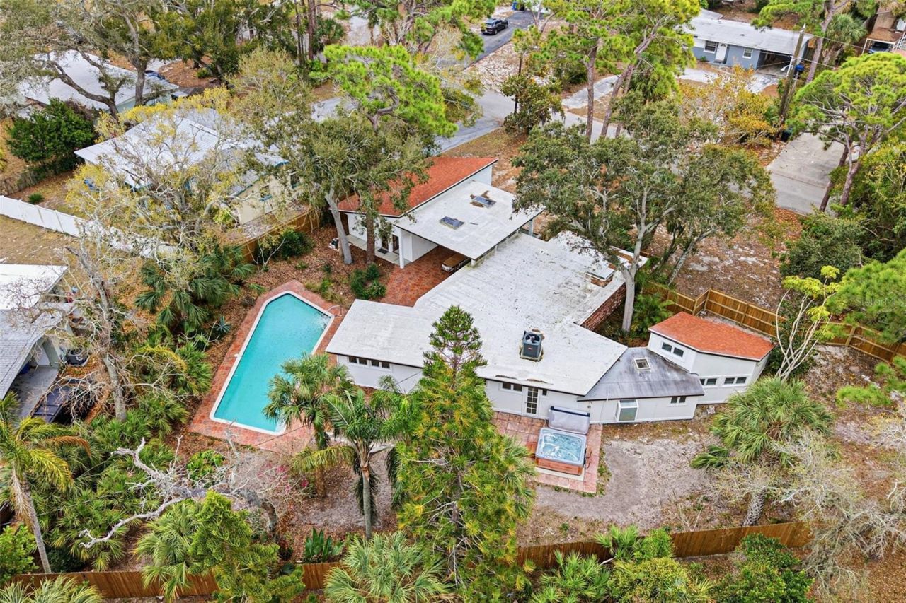 1239 Alcazar Way S, Saint Petersburg, FL 33705 Photo