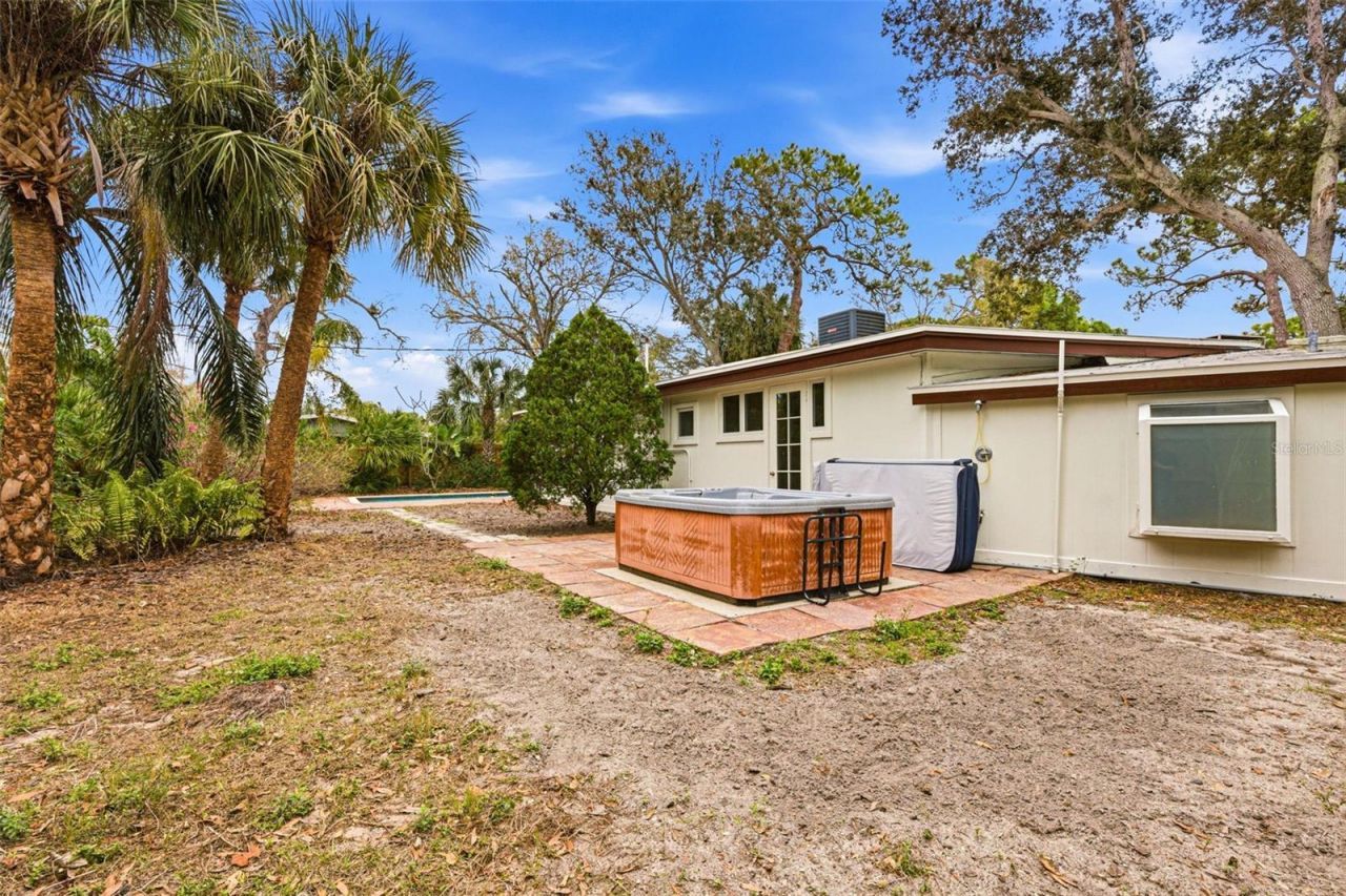 1239 Alcazar Way S, Saint Petersburg, FL 33705 Photo