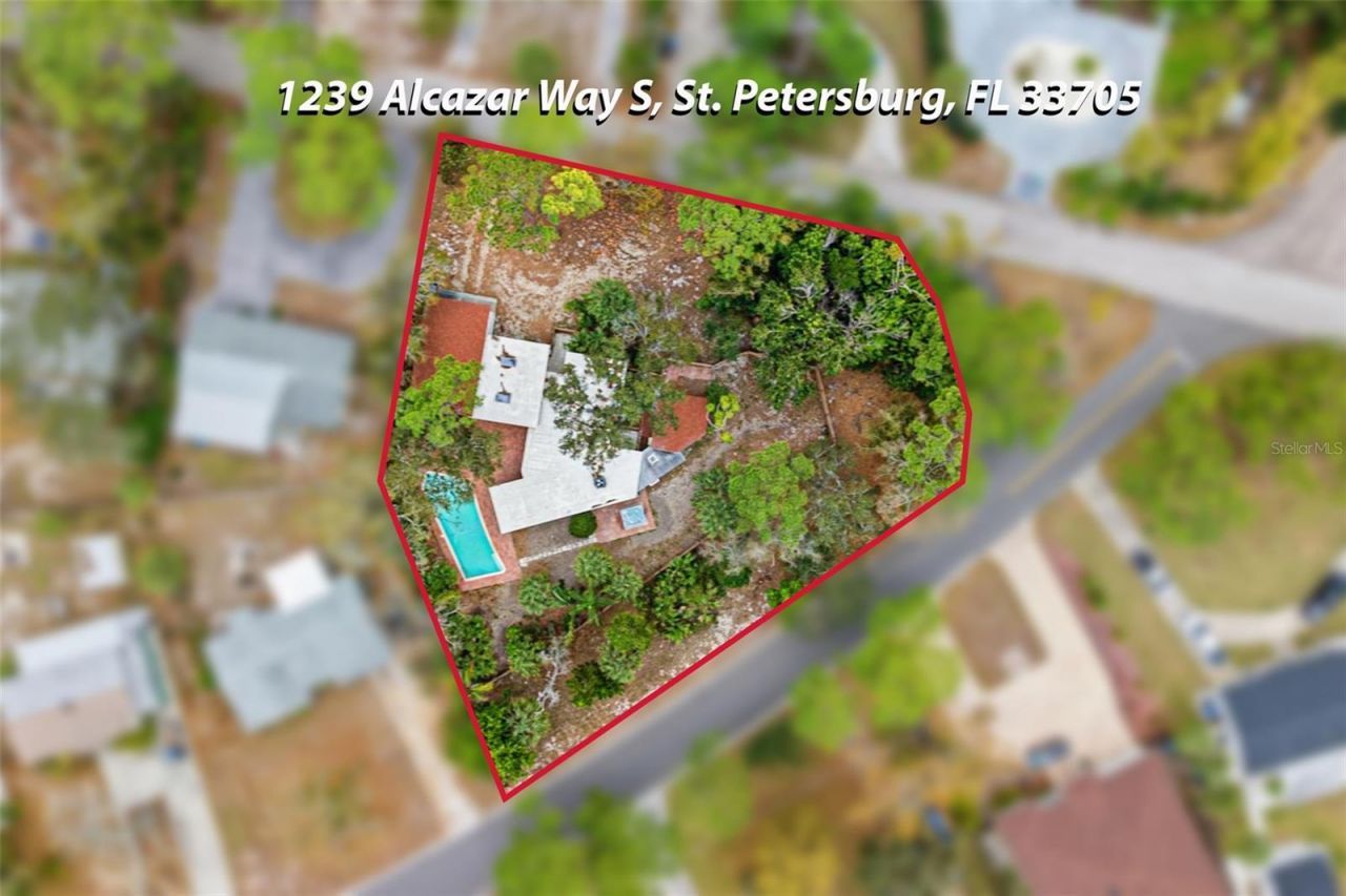 1239 Alcazar Way S, Saint Petersburg, FL 33705 Photo