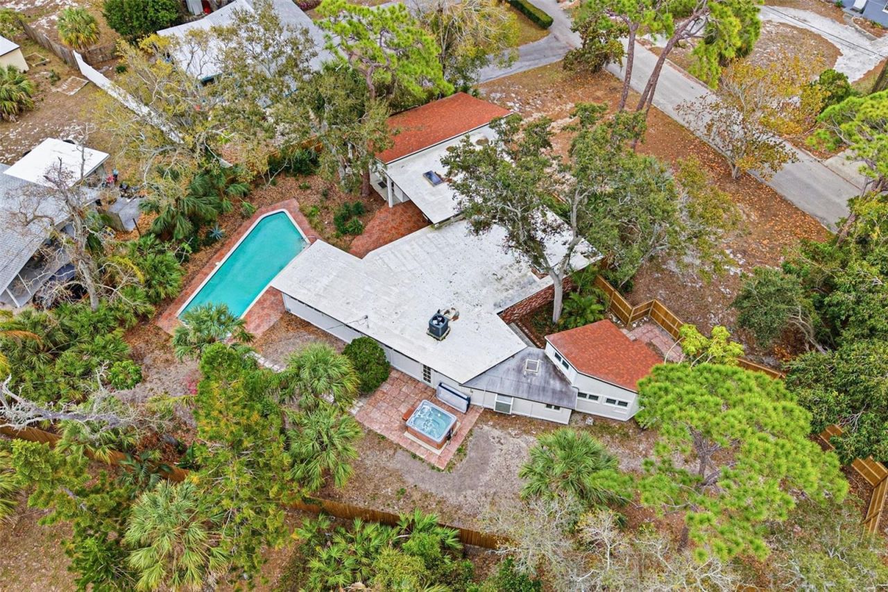 1239 Alcazar Way S, Saint Petersburg, FL 33705 Photo