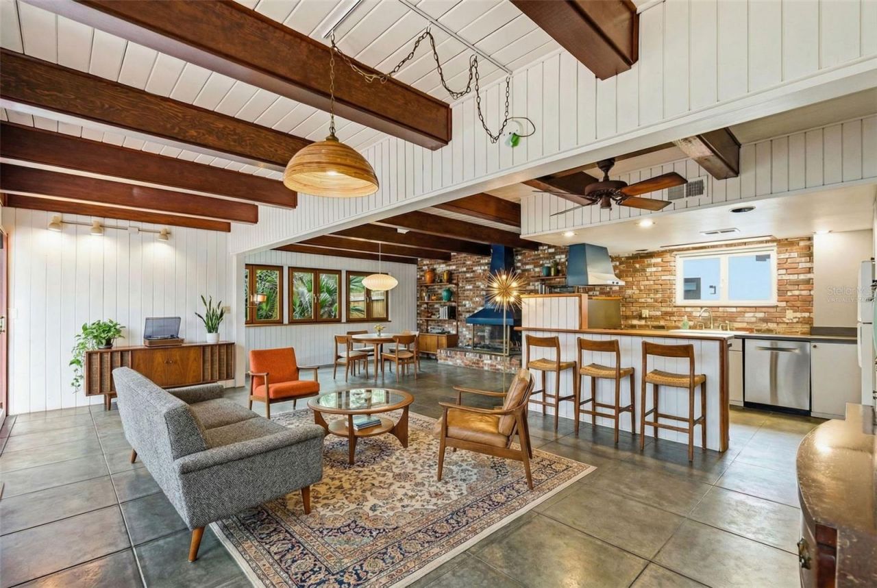 1239 Alcazar Way S, Saint Petersburg, FL 33705 Photo