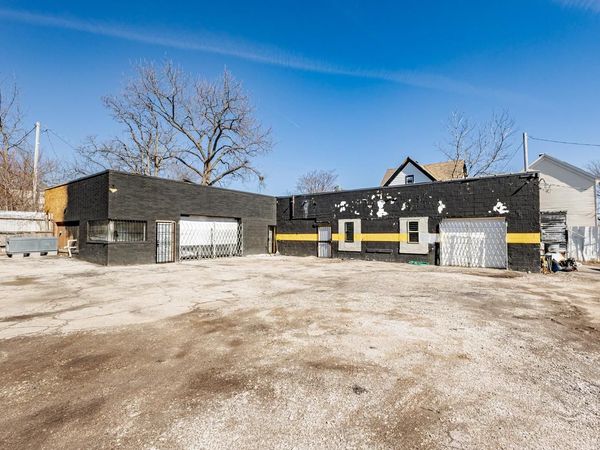 3210 N Dr Martin Luther King Jr DRIVE, Milwaukee, WI 53212