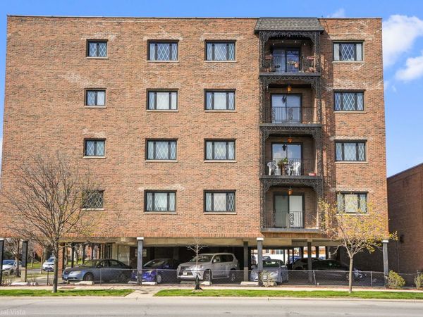 1601 N 76th Court , Unit 307, Elmwood Park, IL 60707