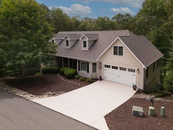 127 Henry Pl, DANIELS, WV 25832