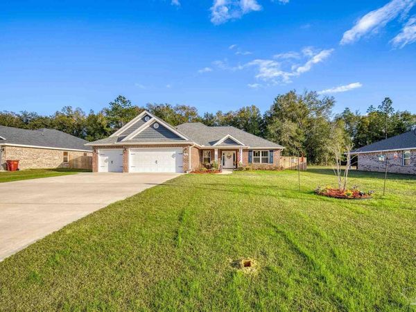 4566 Red Oak Dr, Milton, FL 32583