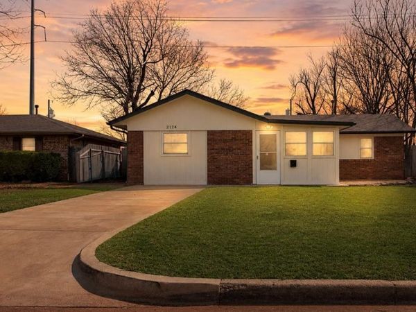 2124 Marshall Drive, Edmond, OK 73013