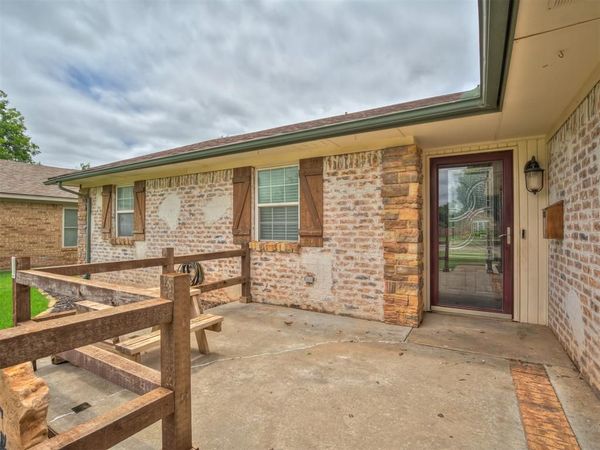 434 N Oak Avenue, Hennessey, OK 73742