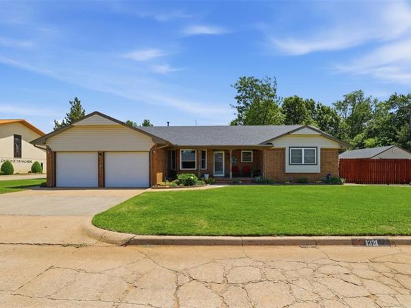 1321 S Oak Street, Kingfisher, OK 73750