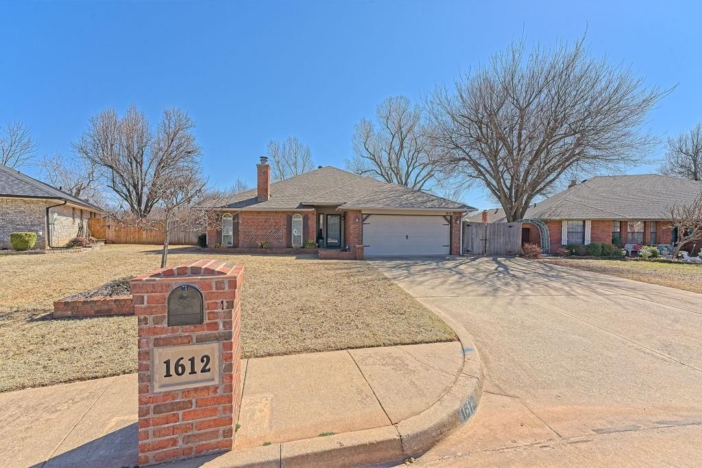 1612 Lauri Lane, Edmond, OK 73013 Main Photo