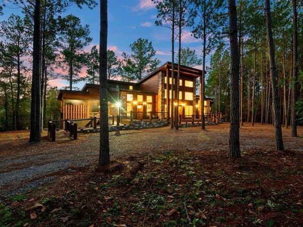 453 Bear Pine Trail, Broken Bow, OK 74728