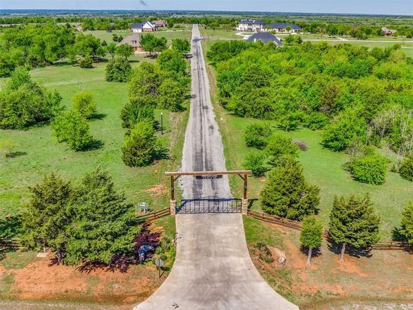 2450 Estates Drive, Goldsby, OK 73093