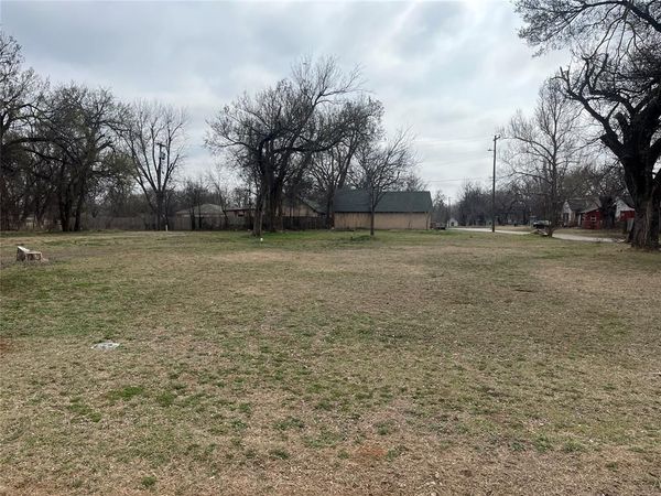 923 W Logan Avenue, Guthrie, OK 73044