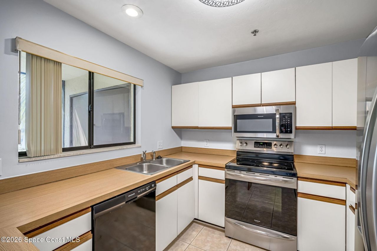 7815 Maplewood Drive , Unit 701, Melbourne, FL 32904 Photo