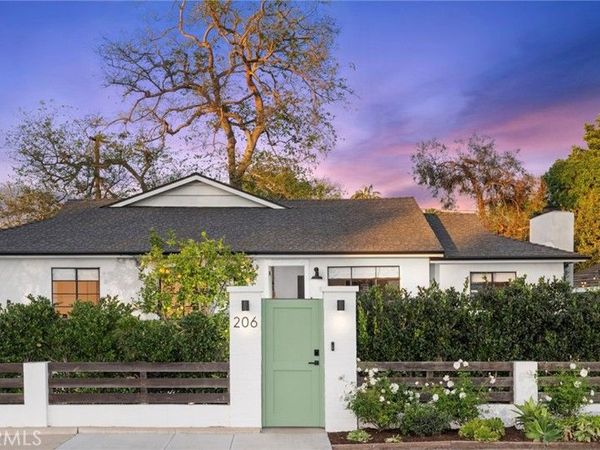 206 Del Mar Avenue, Costa Mesa, CA 92627