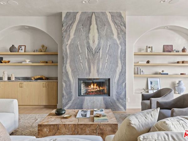 18 Voyage Street, Marina Del Rey, CA 90292