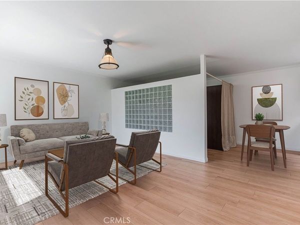 11138 Aqua Vista Street, Unit 49, Studio City, CA 91602