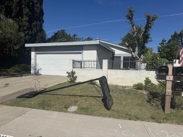 27181 Cedros, Mission Viejo, CA 92692