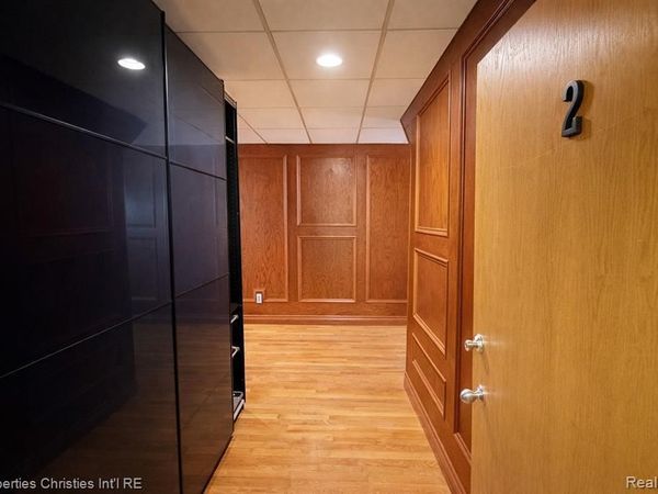 35 N Saginaw Street, Unit 2, Pontiac, MI 48342