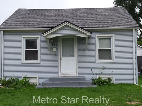 353 W Brockton Avenue, Madison Heights, MI 48071