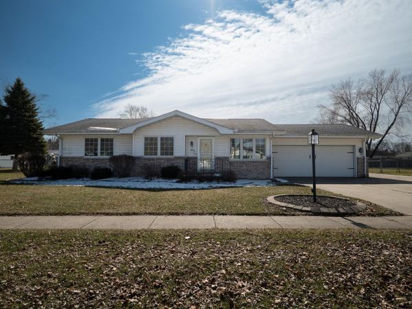 106 Prairie Avenue, White Pigeon, MI 49099