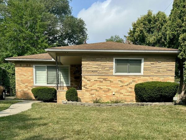 23181 Parklawn Street, Oak Park, MI 48237