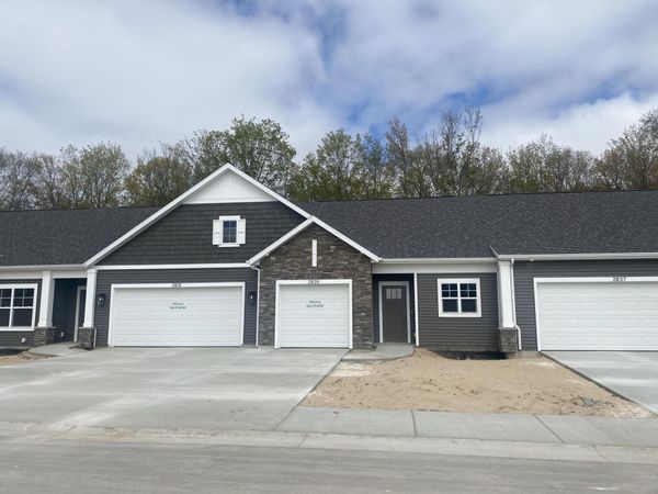 2835 W Cobblestone Court SE, Unit 15, Kentwood, MI 49512