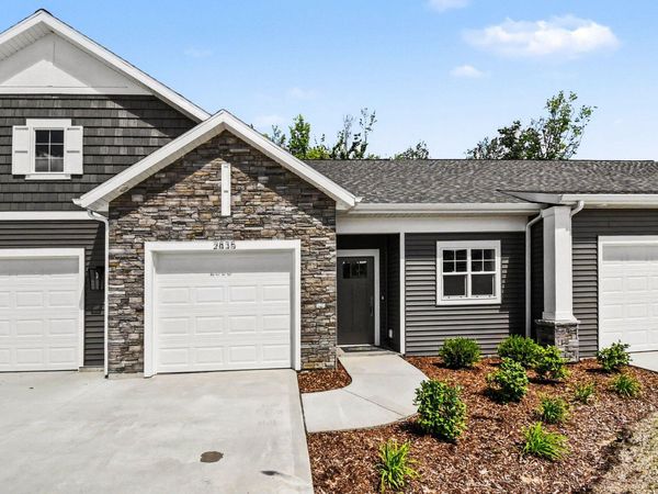 2835 W Cobblestone Court SE, Unit 15, Kentwood, MI 49512