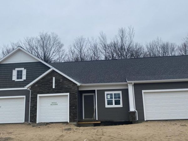 2835 W Cobblestone Court SE, Unit 15, Kentwood, MI 49512