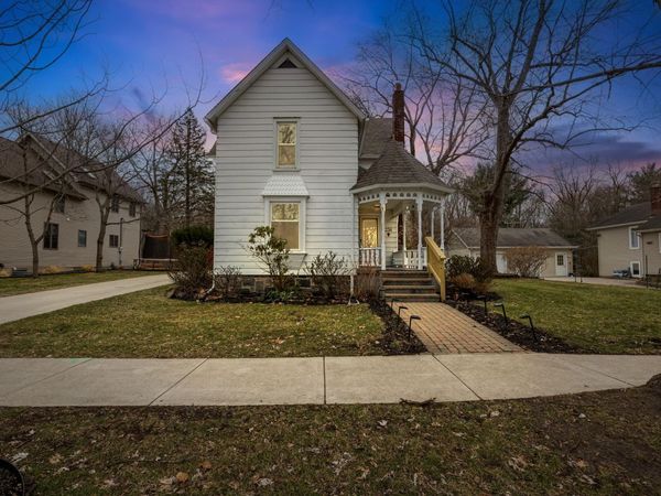 234 Washington Street, Chelsea, MI 48118