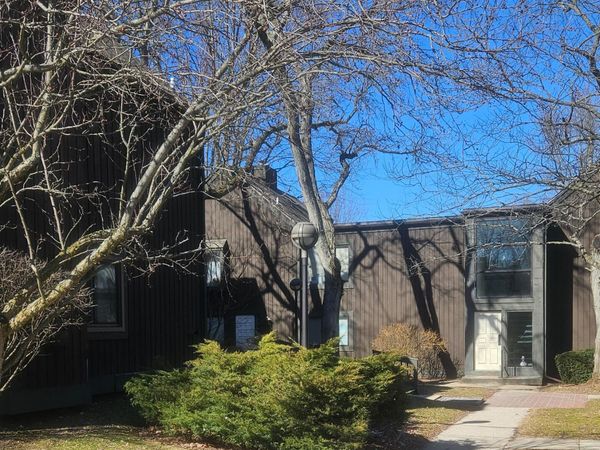 160 Carberry Hill Court, Kalamazoo, MI 49006