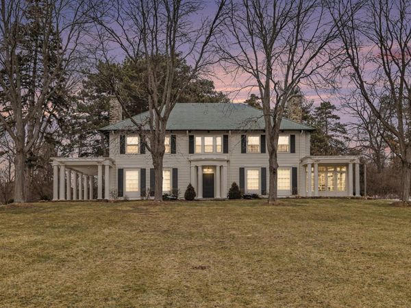 3215 W Dobson Place, Ann Arbor, MI 48105