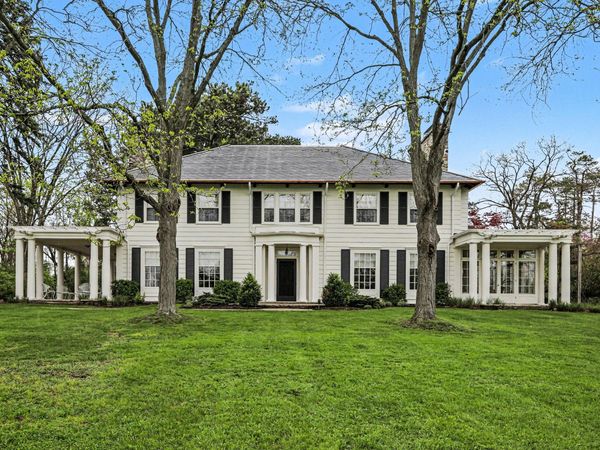 3215 W Dobson Place, Ann Arbor, MI 48105