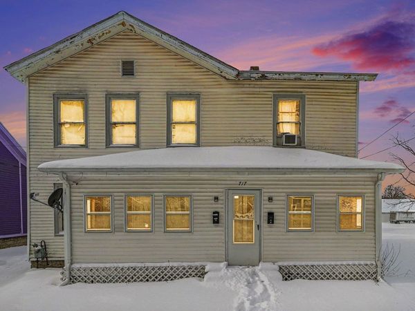 717 N Eaton Street, Albion, MI 49224