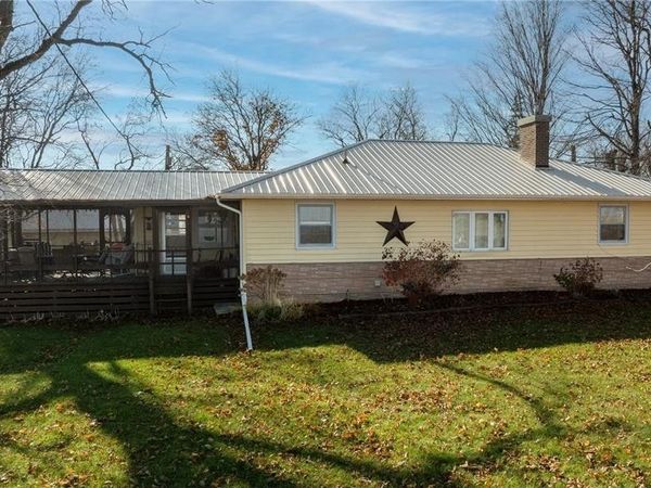 2482 65th Street , Vinton, IA 52349