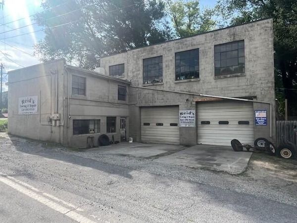 19908 Main ST , Buchanan, VA 24066