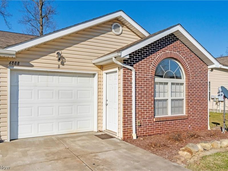 4888 Shadow Oak Drive , Austintown, OH 44515 Photo 6