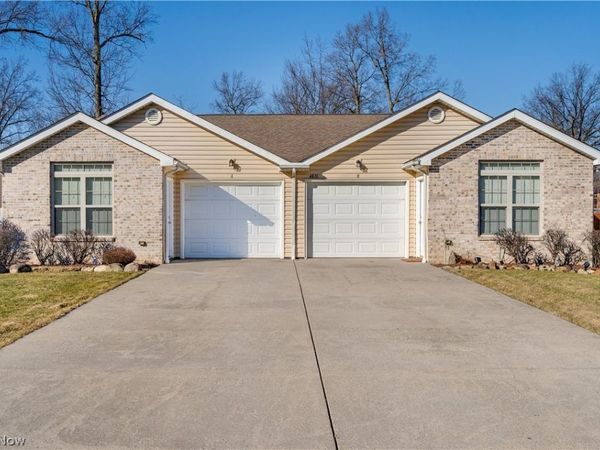 4828 Shadow Oak Drive , Austintown, OH 44515