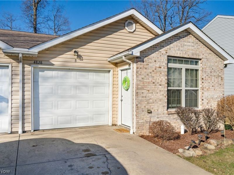 4828 Shadow Oak Drive , Austintown, OH 44515 Photo 2