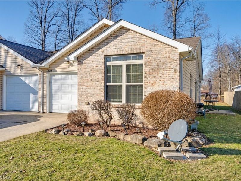 4828 Shadow Oak Drive , Austintown, OH 44515 Photo 3