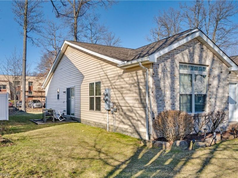 4828 Shadow Oak Drive , Austintown, OH 44515 Photo 9