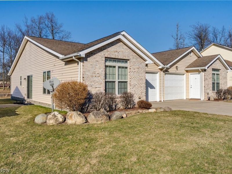4876 Shadow Oak Drive , Austintown, OH 44515 Photo 3