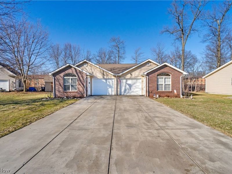 4900 Shadow Oak Drive , Austintown, OH 44515 Photo 2