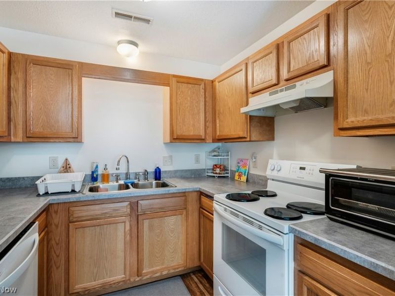 4900 Shadow Oak Drive , Austintown, OH 44515 Photo 23