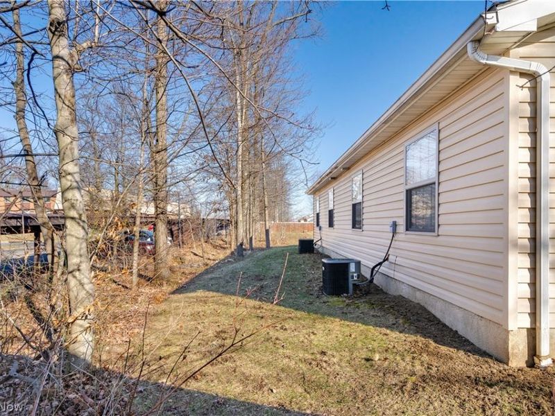 4900 Shadow Oak Drive , Austintown, OH 44515 Photo 6