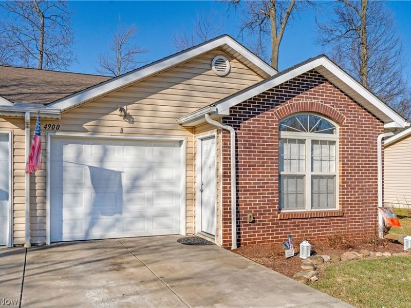 4900 Shadow Oak Drive , Austintown, OH 44515 Photo 8