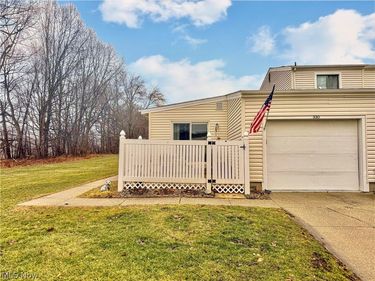 330 Deepwood Drive , Wadsworth, OH 44281