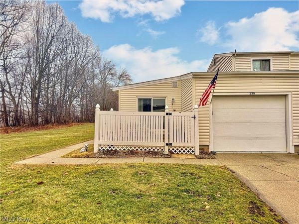 330 Deepwood Drive , Wadsworth, OH 44281