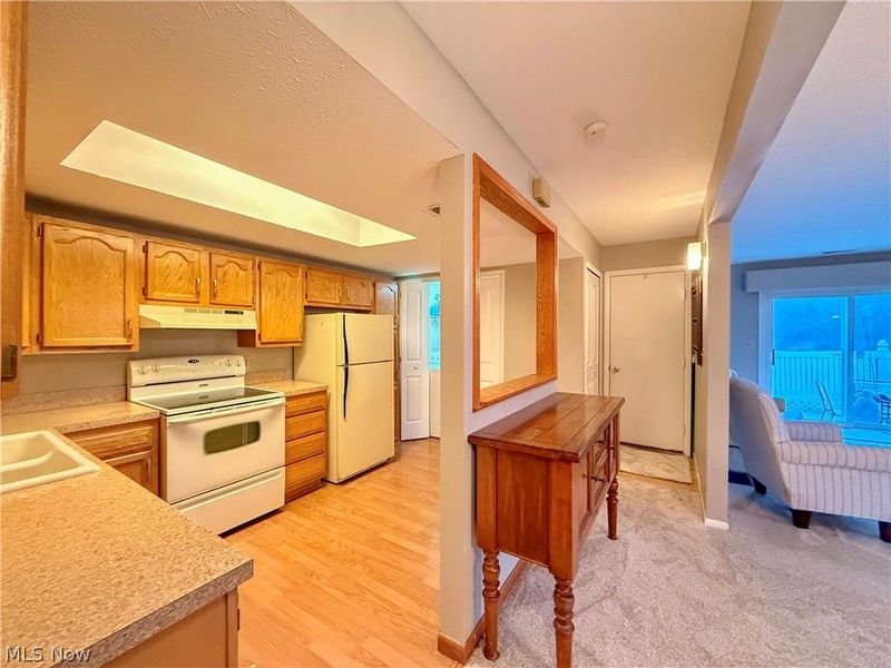 330 Deepwood Drive , Wadsworth, OH 44281 Photo 5